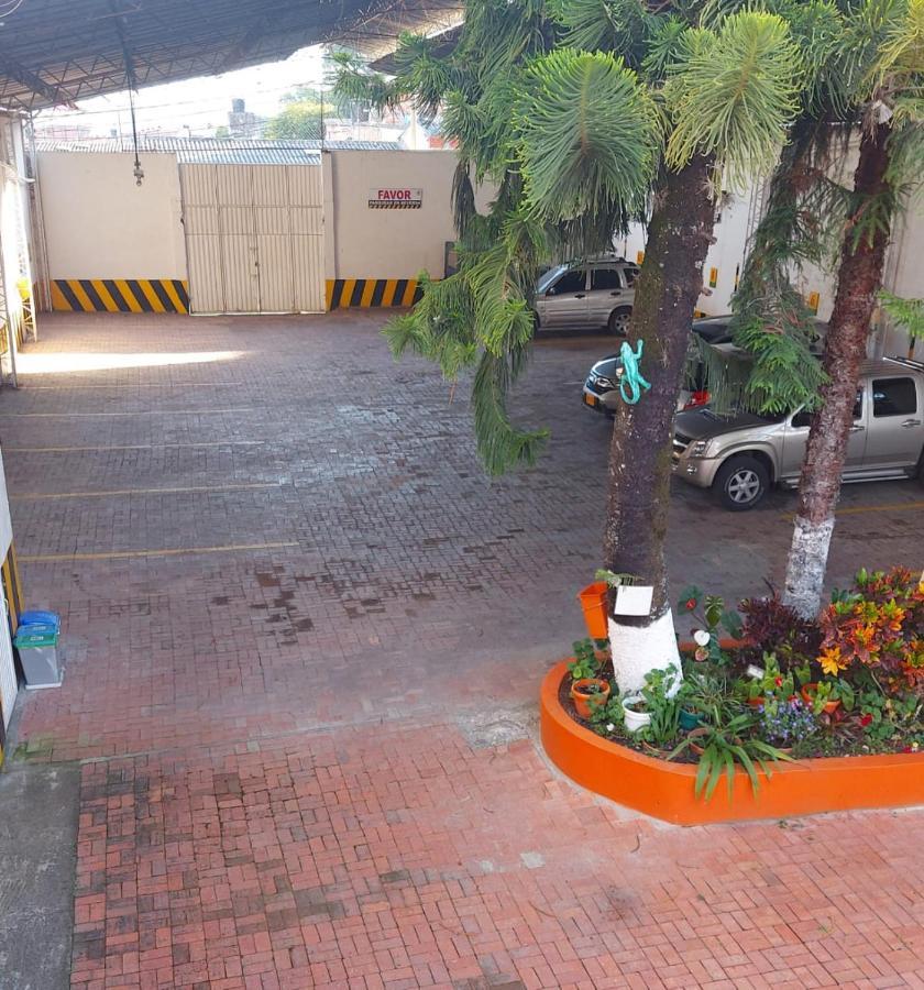 Hotel Emperador Barbosa  Buitenkant foto