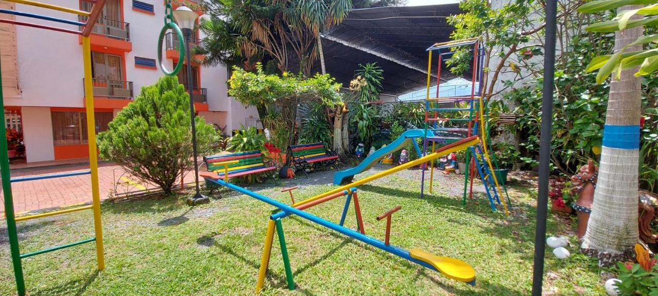 Hotel Emperador Barbosa  Buitenkant foto