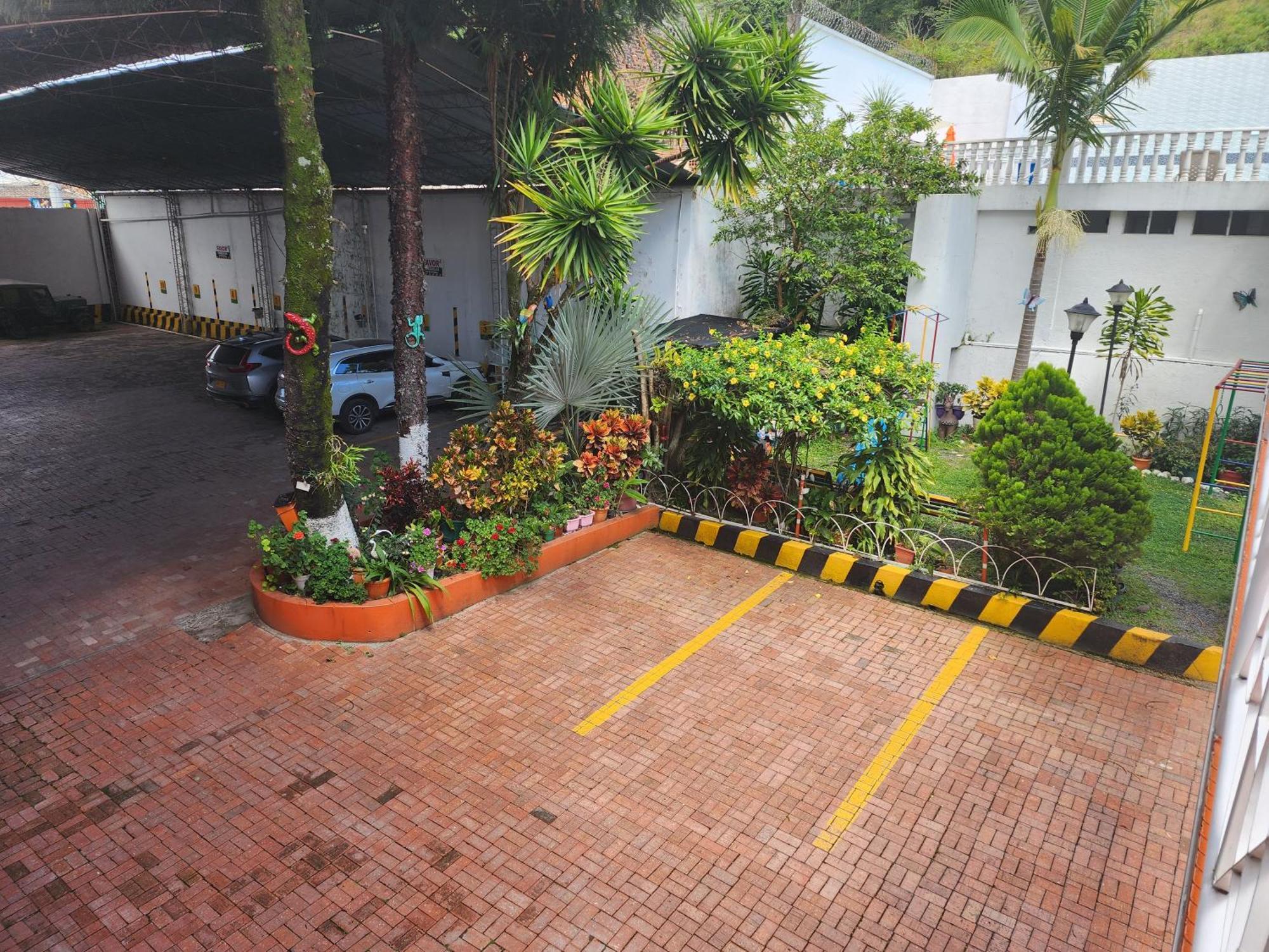Hotel Emperador Barbosa  Buitenkant foto