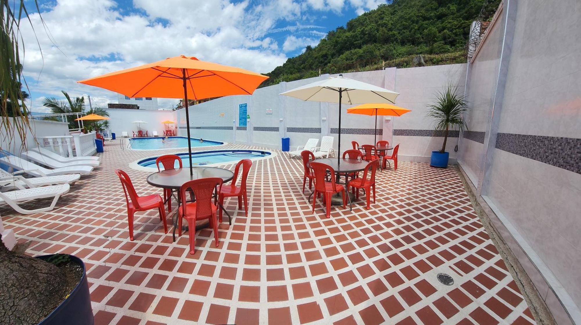 Hotel Emperador Barbosa  Buitenkant foto