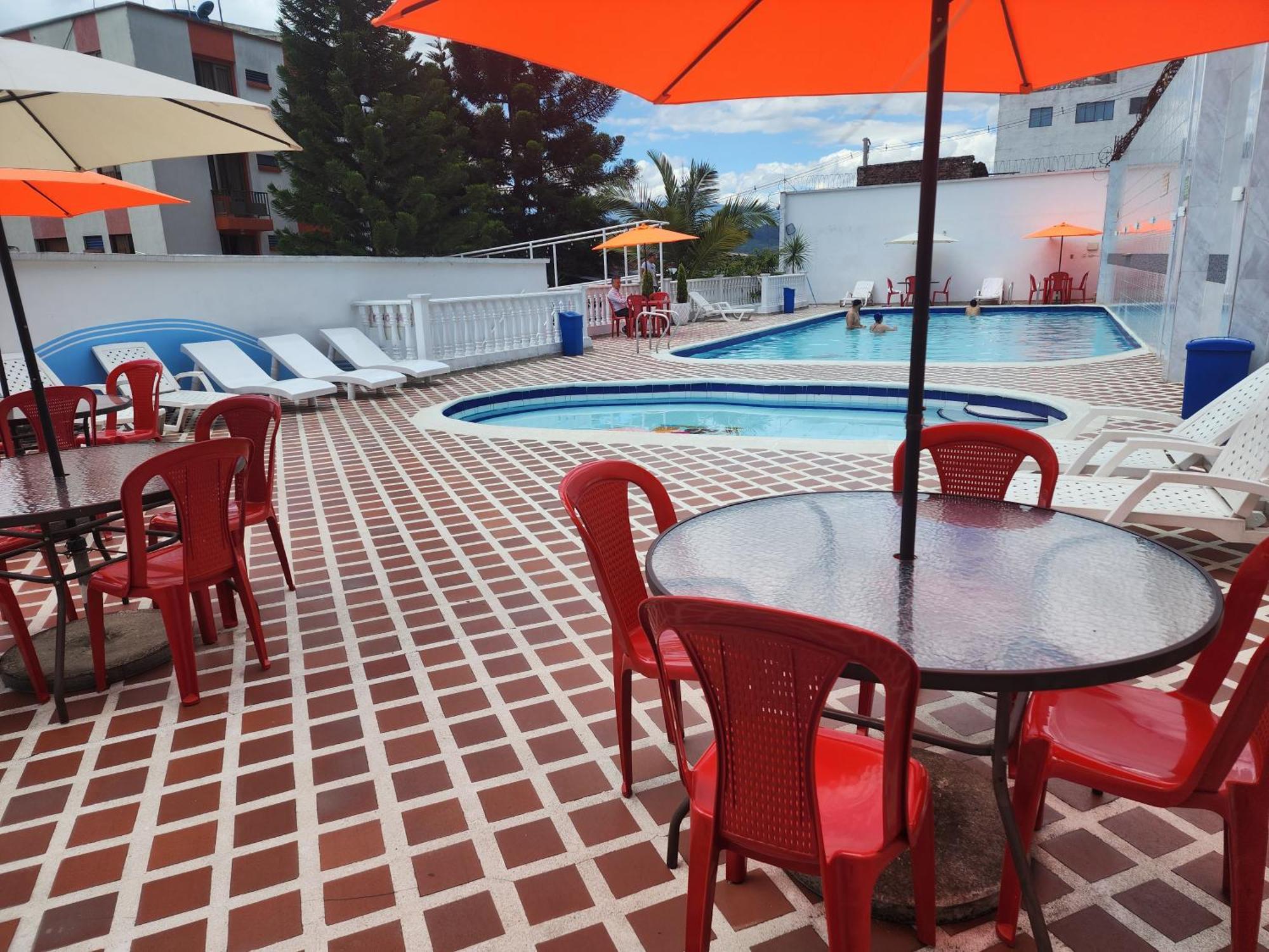 Hotel Emperador Barbosa  Buitenkant foto