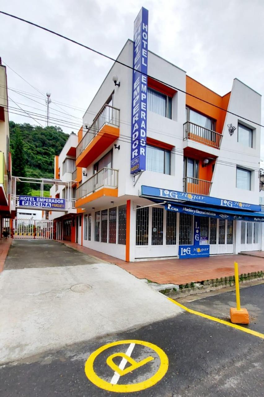 Hotel Emperador Barbosa  Buitenkant foto