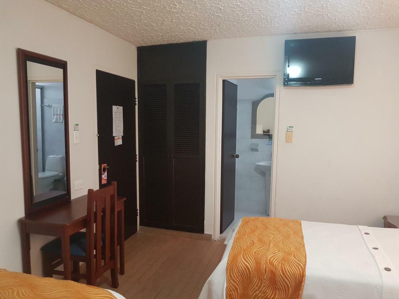 Hotel Emperador Barbosa  Buitenkant foto