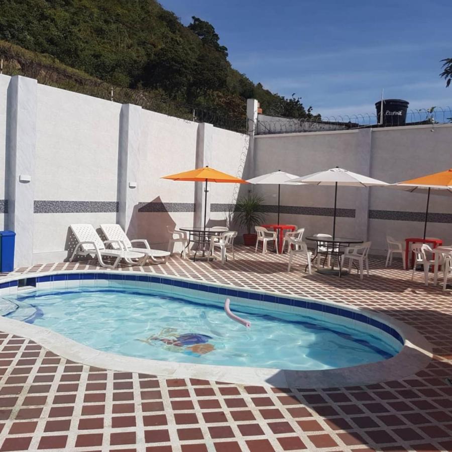 Hotel Emperador Barbosa  Buitenkant foto